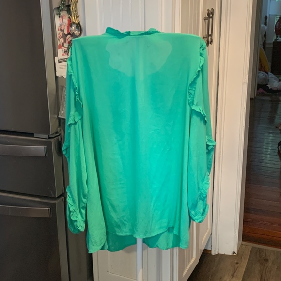 Crown&ivy plus size‎ Ruffle Puff 3/4 sleeve top . Gently worn - Picture 7 of 7